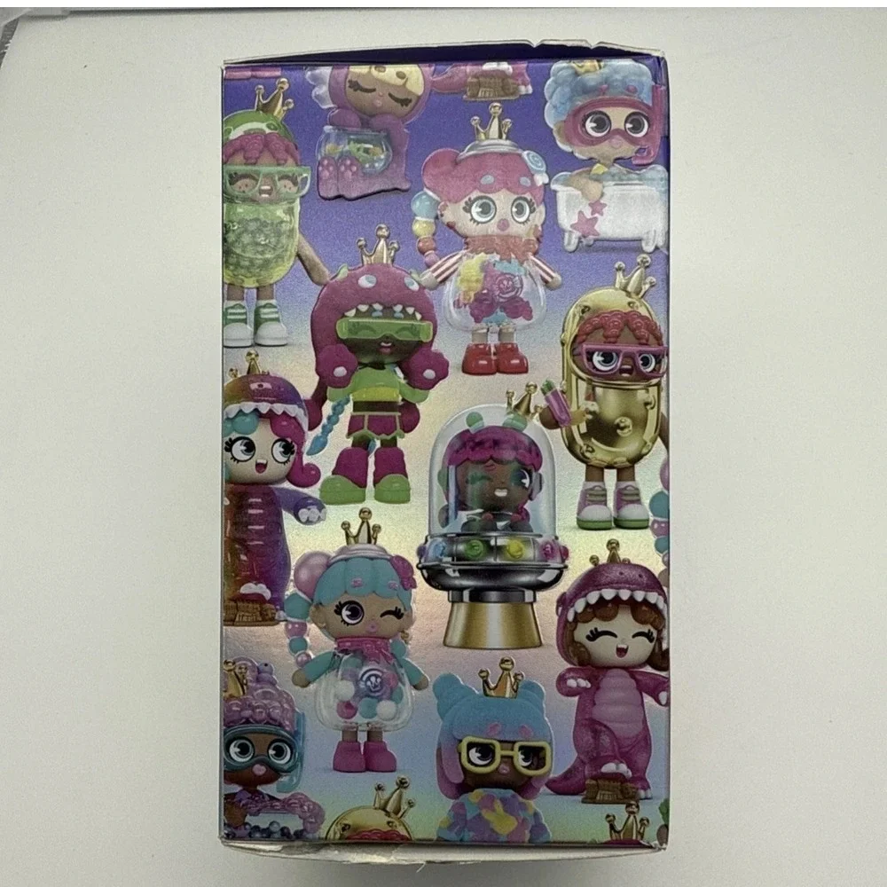 XOX KWEENIE Quirky Queens Doll & Case 2024 New‎ SEALED.